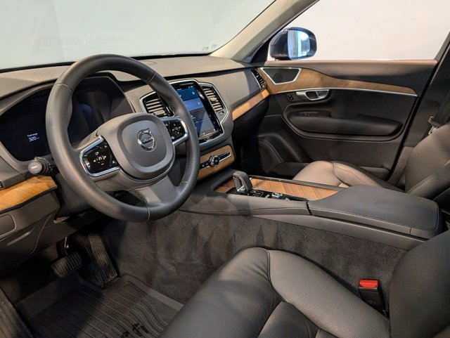 Used 2024 Volvo XC90 B6 Plus w/ Protection Package Premier image 14