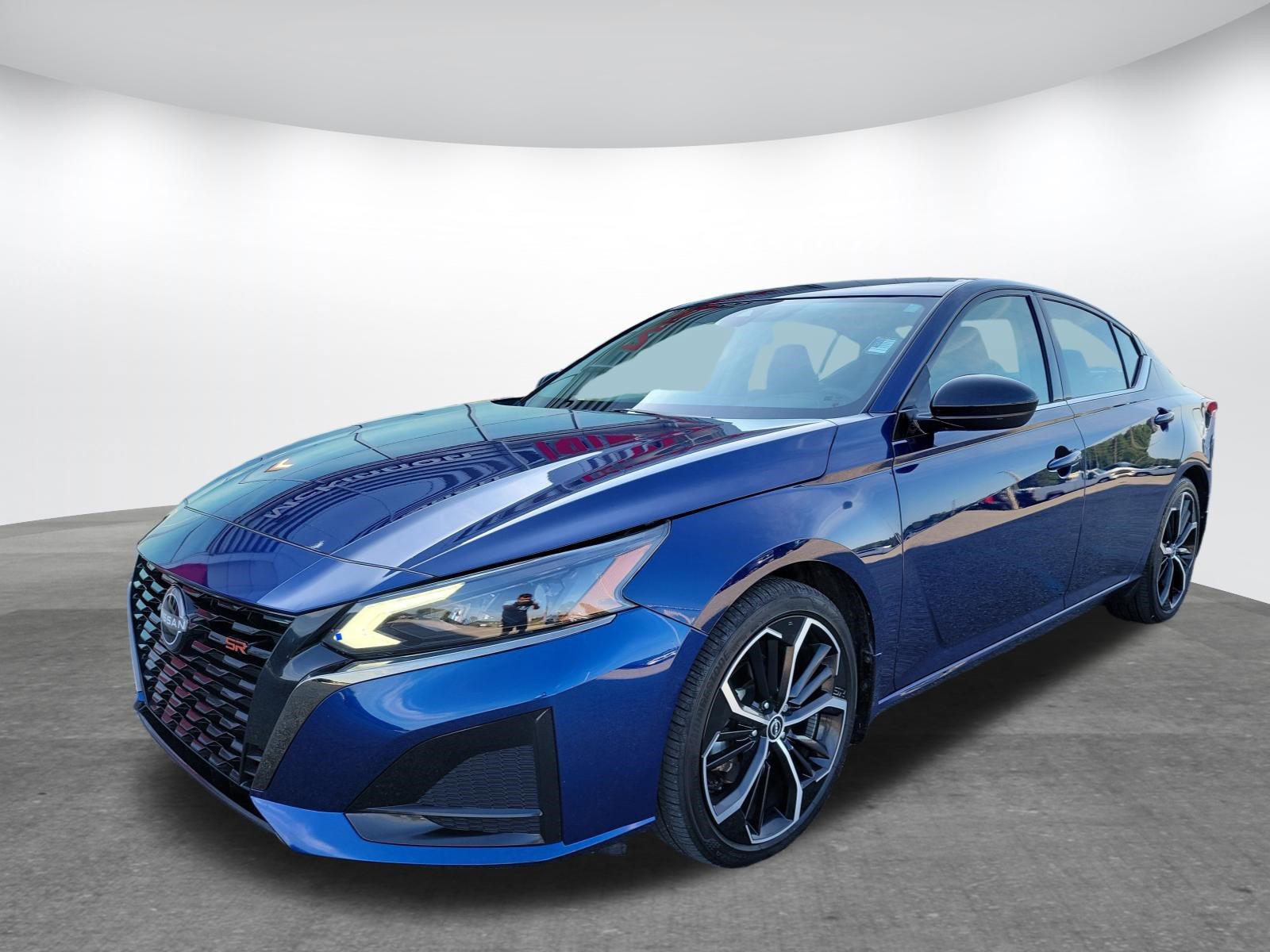 Used 2023 Nissan Altima 2.5 SR FWD image 3