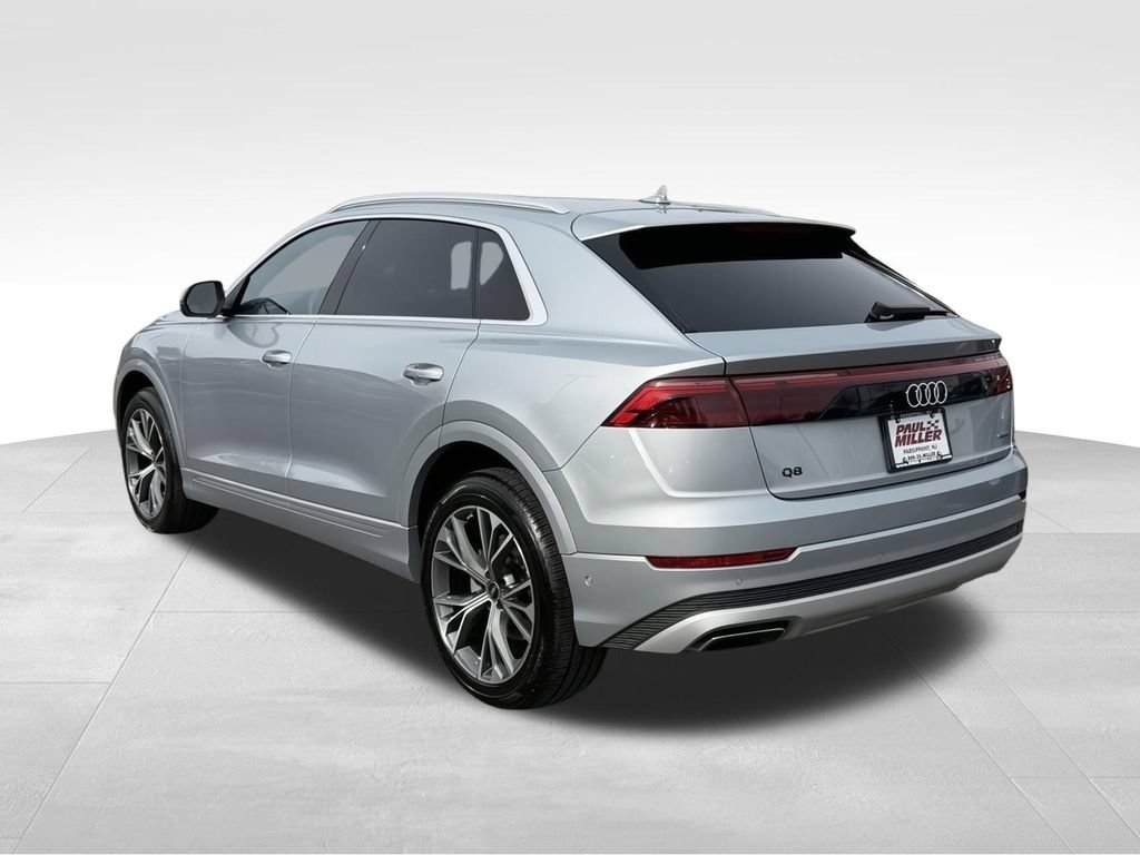 Used 2025 Audi Q8 Premium w/ Convenience Package AWD/4WD image 5