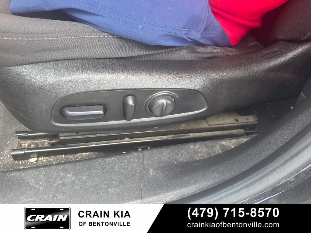 Used 2018 Chevrolet Malibu LT FWD image 16