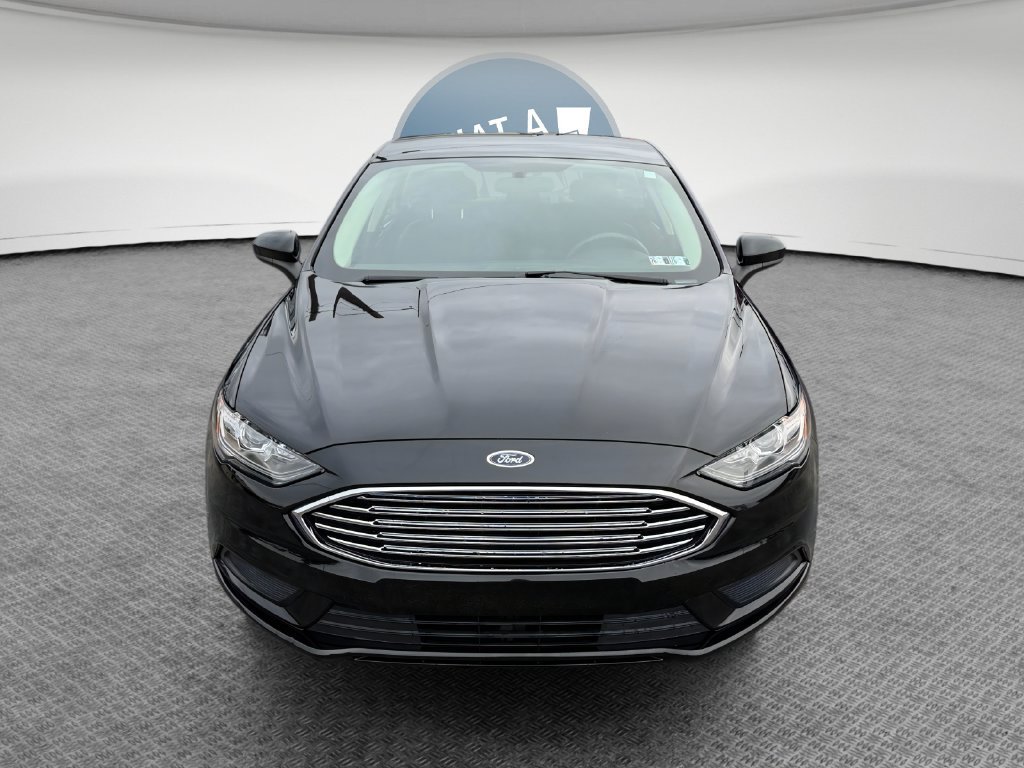 Used 2017 Ford Fusion SE w/ Fusion SE Technology Package FWD image 9
