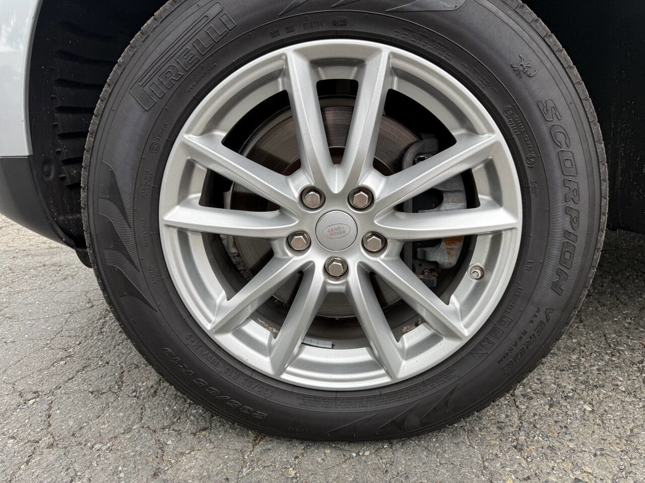 Used 2016 Land Rover Range Rover Sport SE AWD/4WD image 7