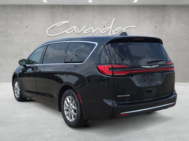 Used 2023 Chrysler Pacifica Touring-L FWD image 14