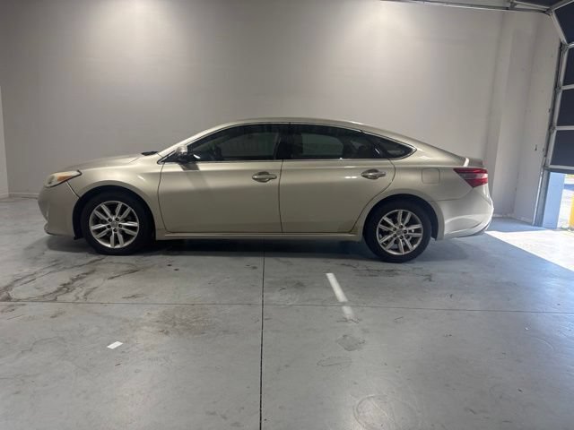 Used 2015 Toyota Avalon XLE FWD image 10