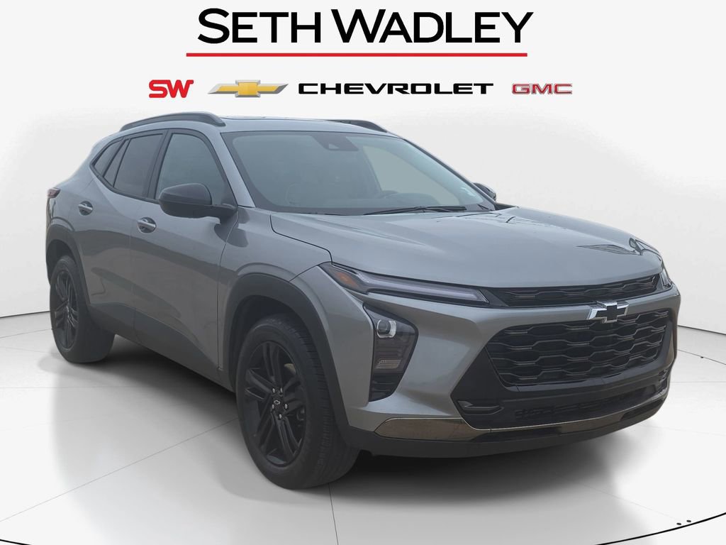 Used 2025 Chevrolet Trax ACTIV w/ Sunroof Package FWD image 1