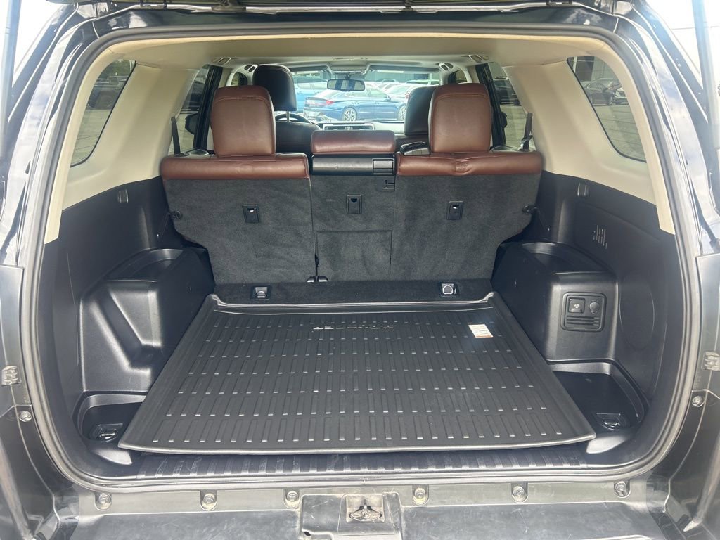 Used 2018 Toyota 4Runner Limited AWD/4WD image 28