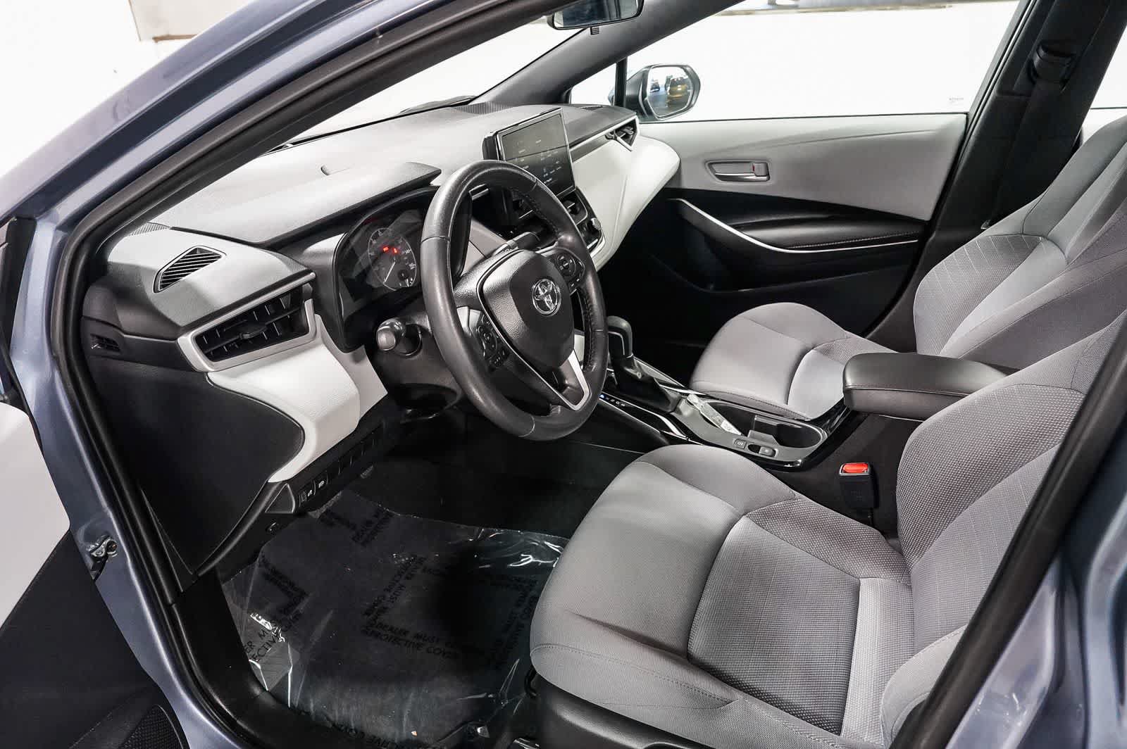 Used 2025 Toyota Corolla SE FWD image 17