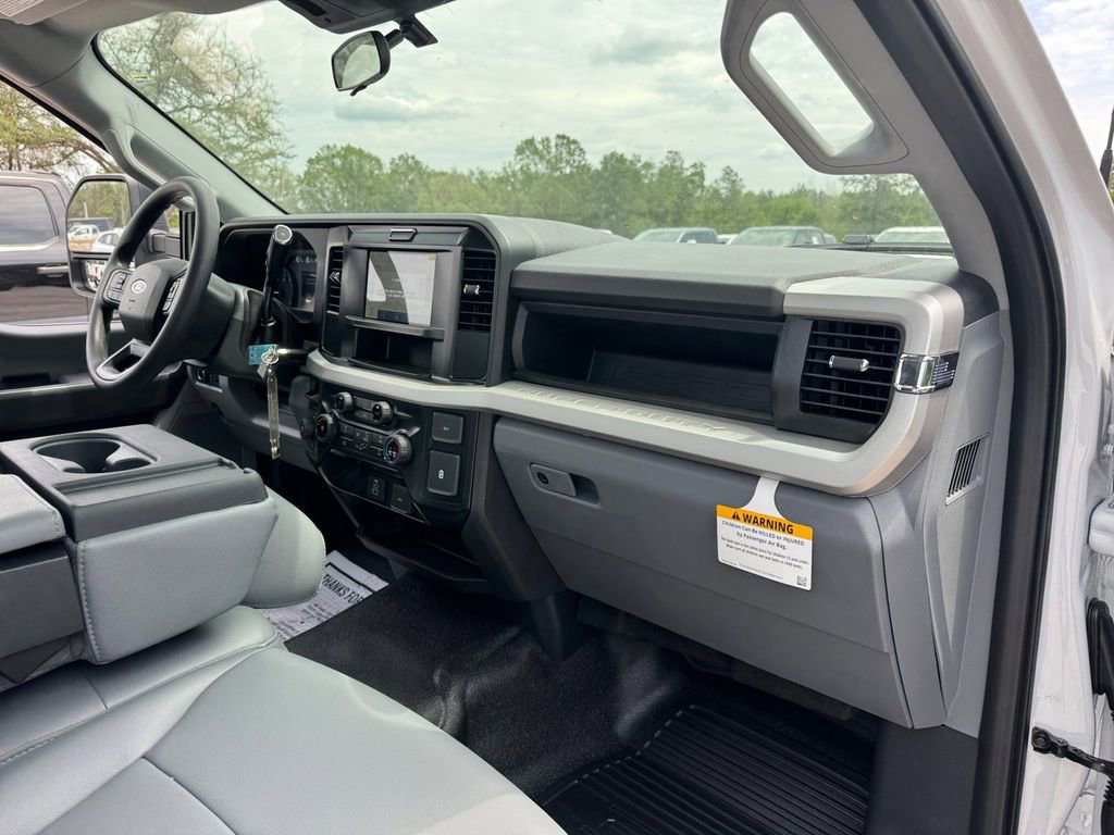 New 2026 Ford F550 4x4 Regular Cab Super Duty image 19
