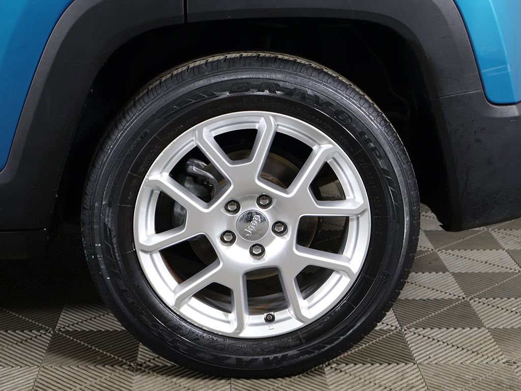 Used 2020 Jeep Renegade Latitude w/ Popular Equipment Group FWD image 18
