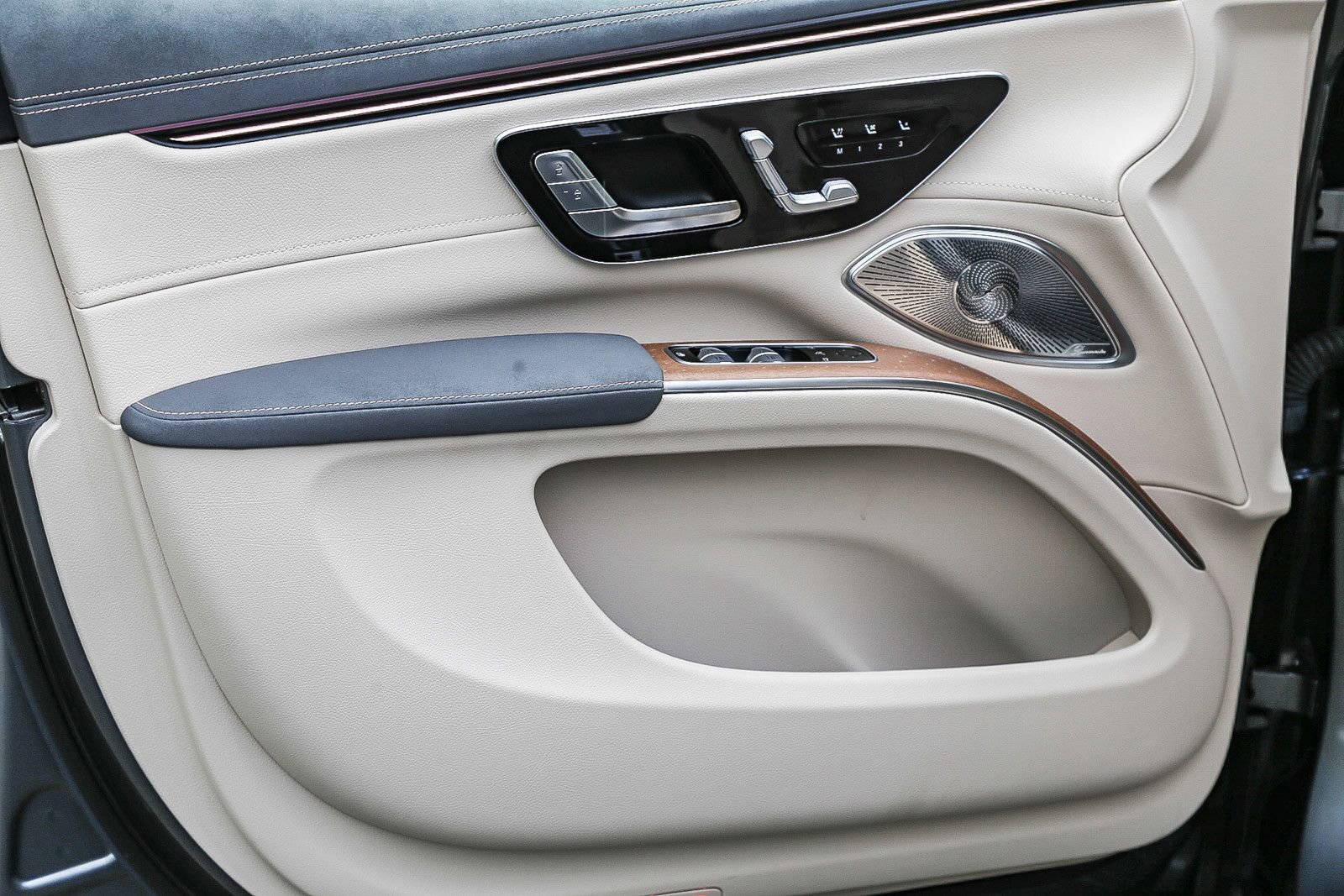 Certified 2023 Mercedes-Benz EQS 580 4MATIC SUV image 19