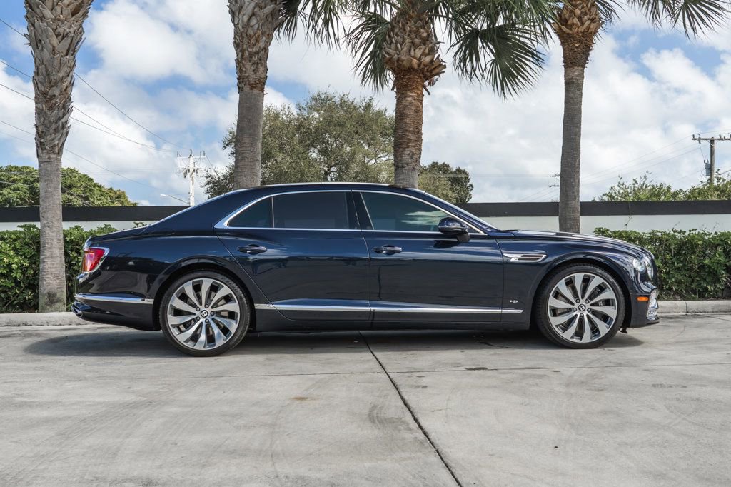 Used 2022 Bentley Flying Spur V8 image 9