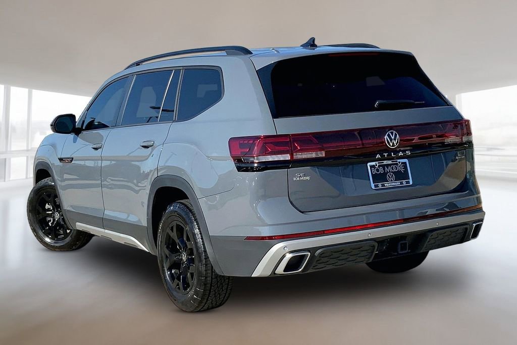 Certified 2025 Volkswagen Atlas Peak Edition SE AWD/4WD image 13