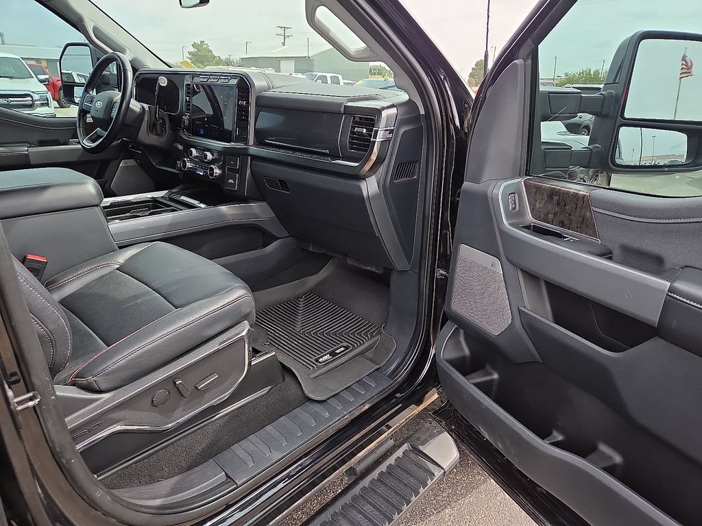 Used 2024 Ford F350 Lariat w/ Lariat Ultimate Package AWD/4WD image 12