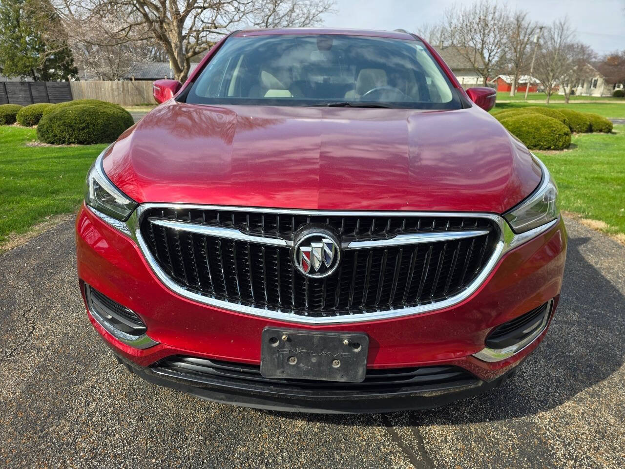 Used 2019 Buick Enclave Essence FWD image 2