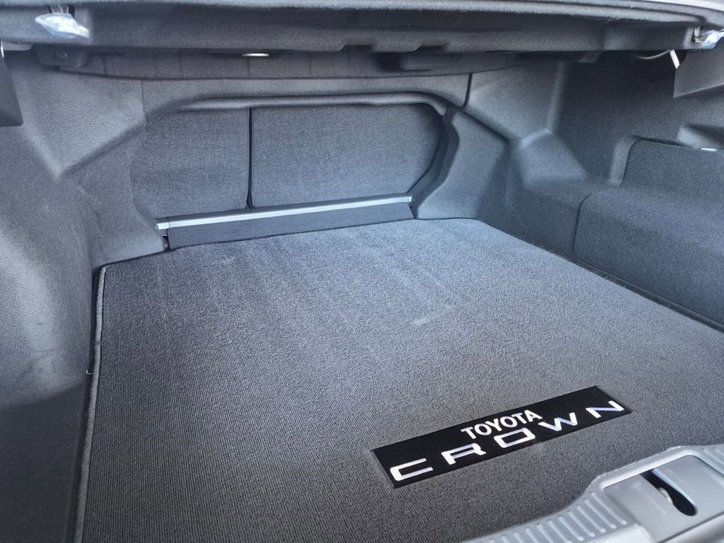 Used 2025 Toyota Crown Platinum w/ Carpet Mat Package (TMS) AWD/4WD image 16
