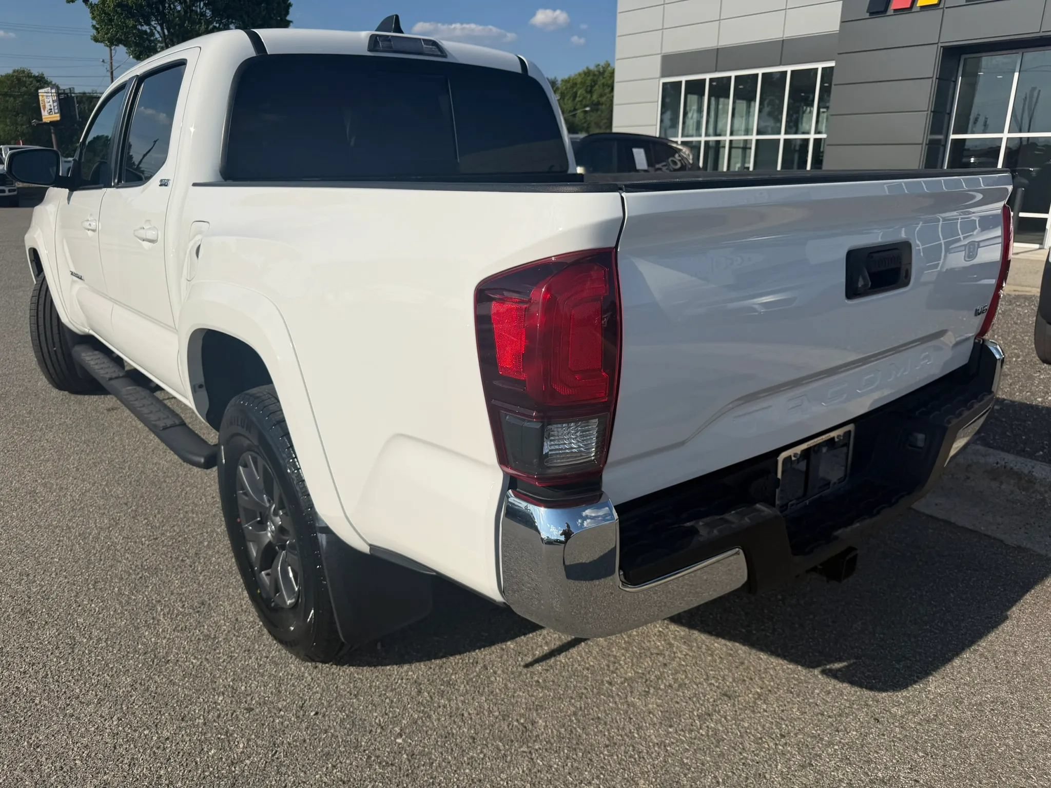 Used 2023 Toyota Tacoma SR5 RWD image 3