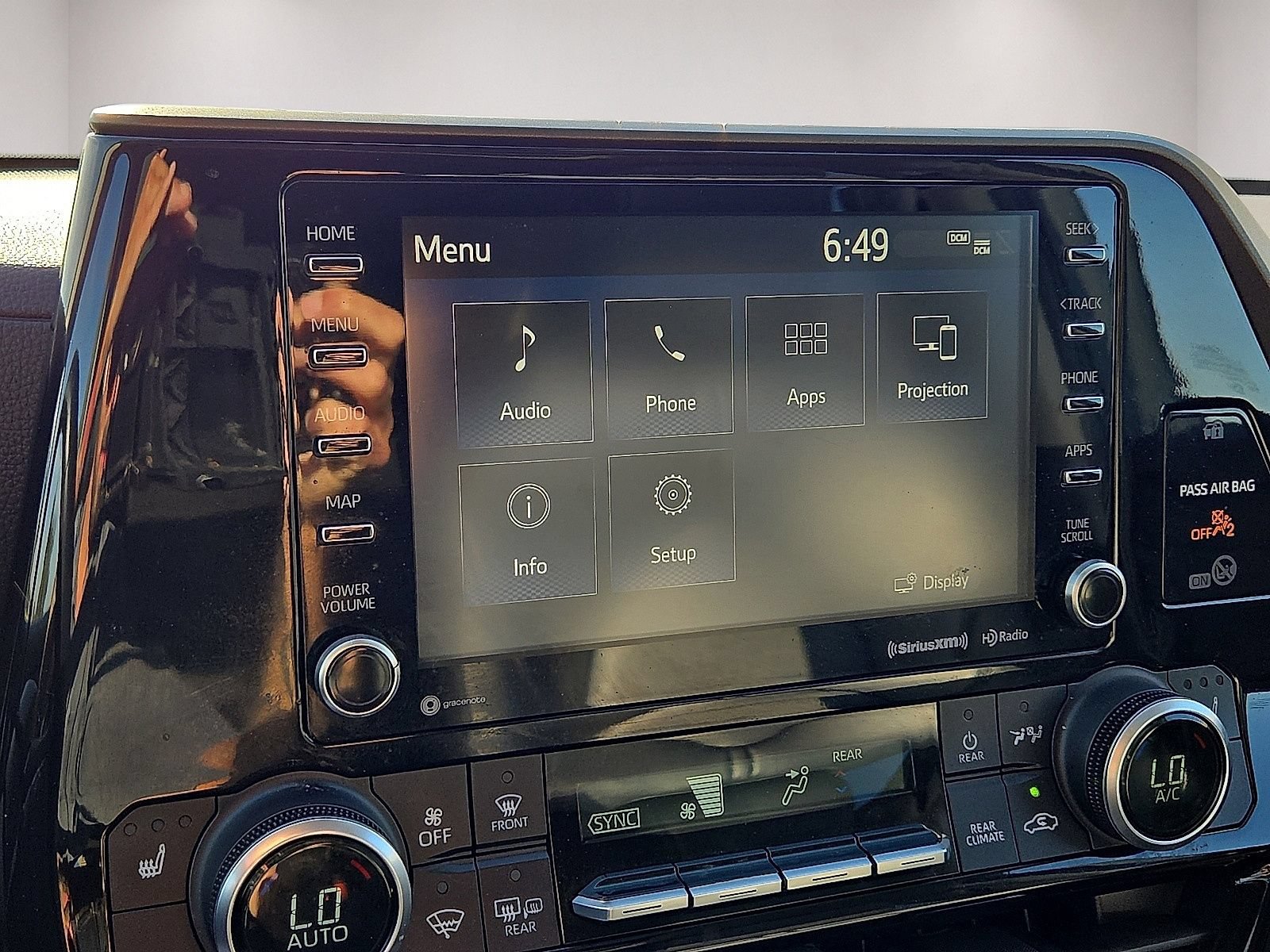 Used 2022 Toyota Highlander XLE AWD/4WD image 27