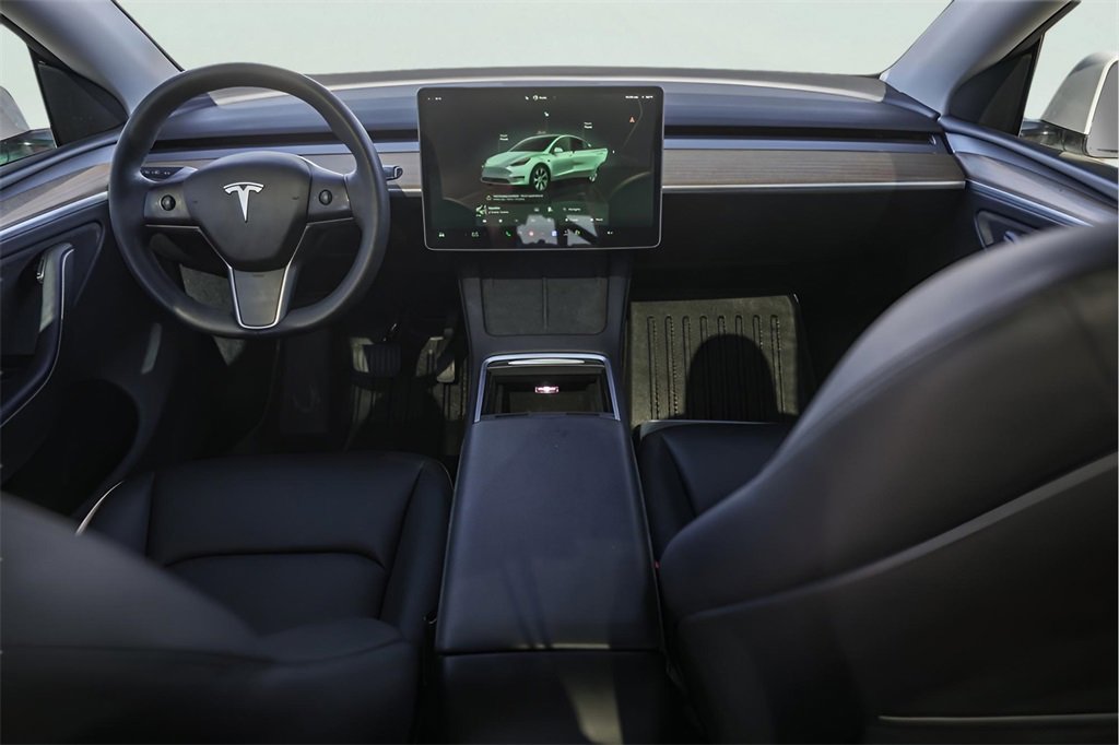 Used 2023 Tesla Model Y Long Range image 27
