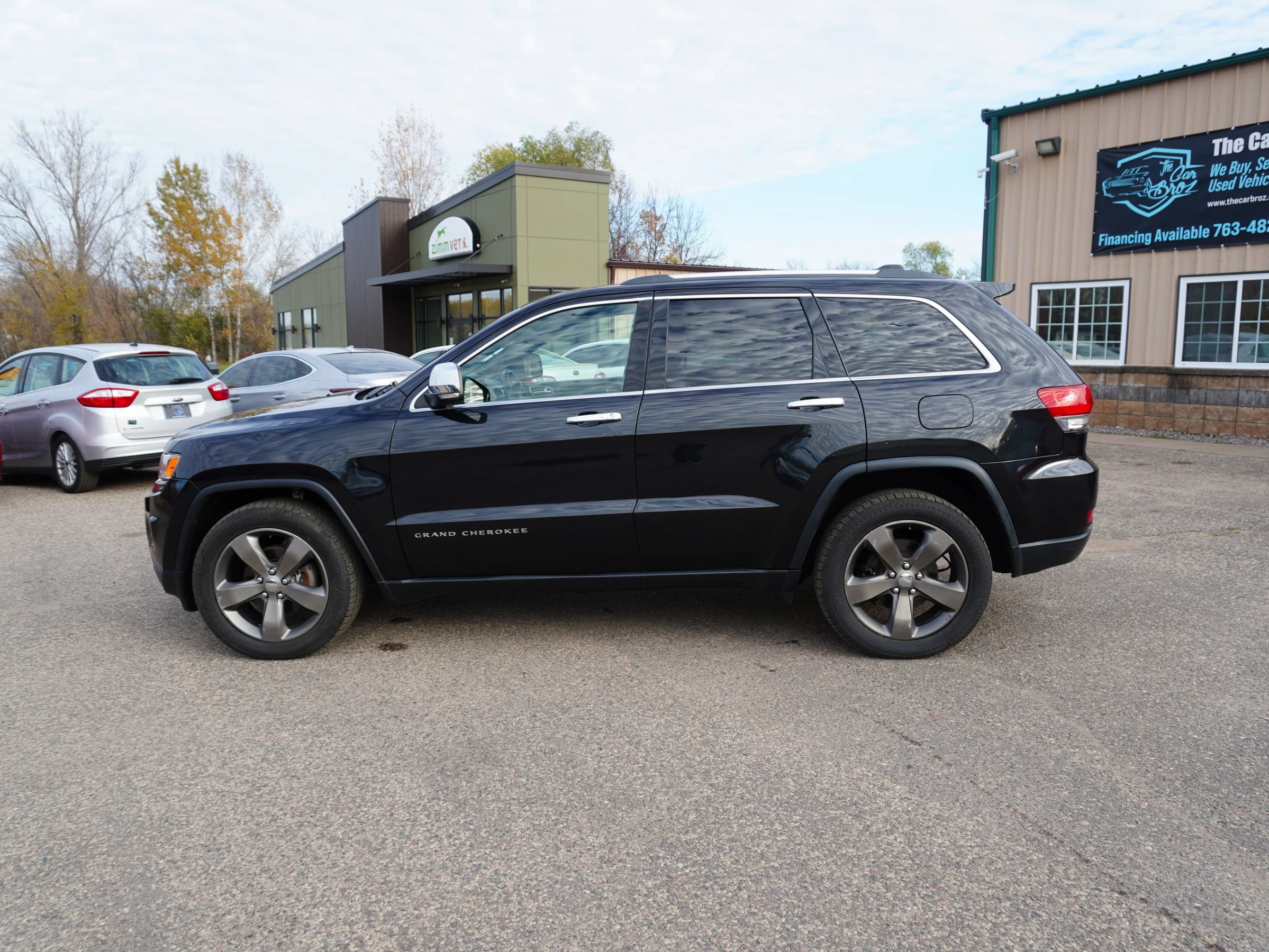 Used 2016 Jeep Grand Cherokee Limited AWD/4WD image 9