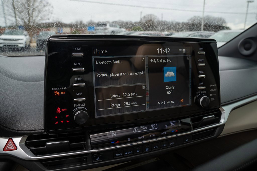 Used 2021 Toyota Sienna XLE image 16