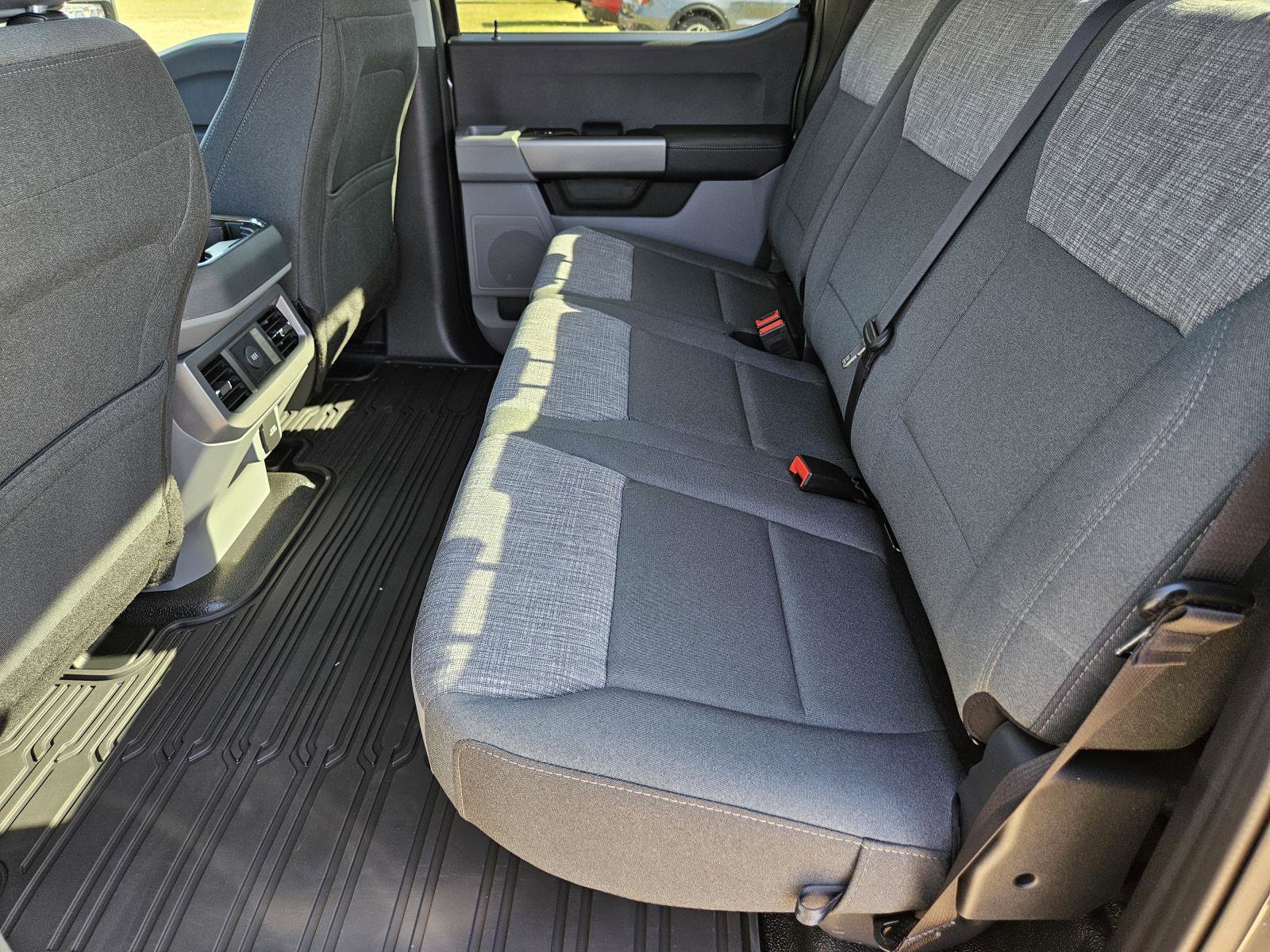 New 2026 Ford F250 XLT w/ FX4 Off-Road Package image 30