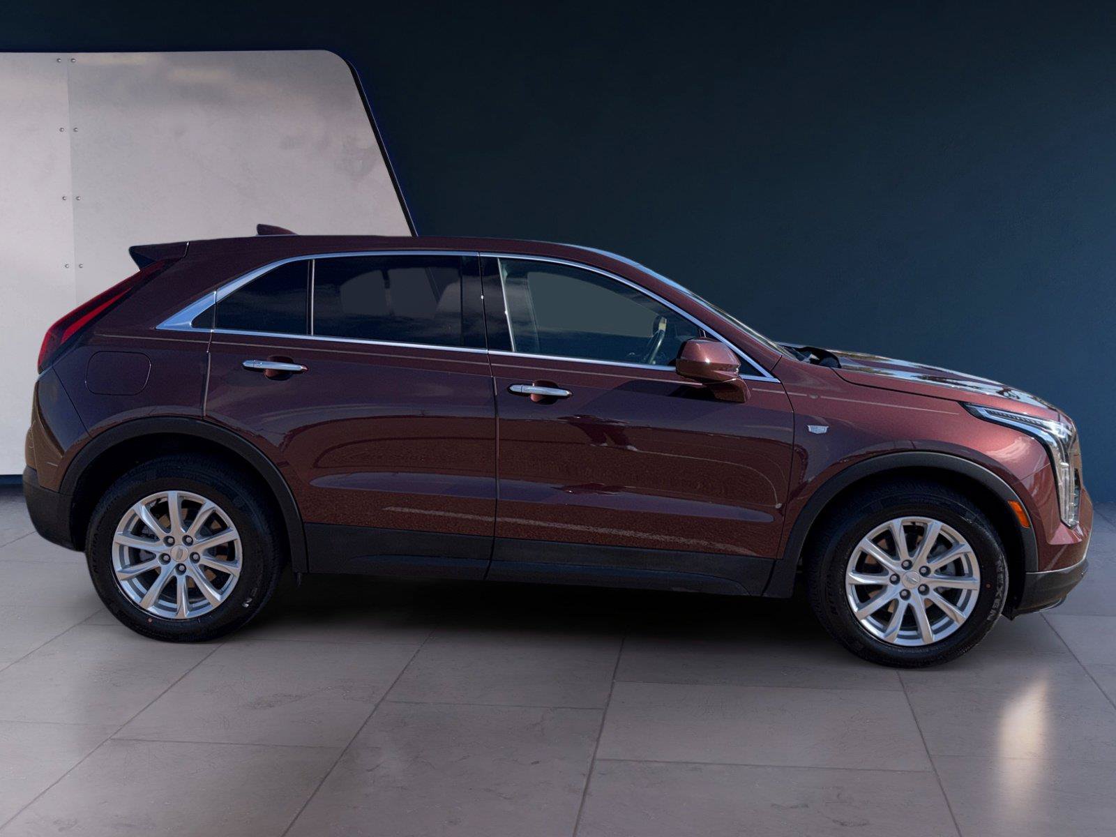 Certified 2023 Cadillac XT4 Luxury w/ Cold Weather Package FWD image 6