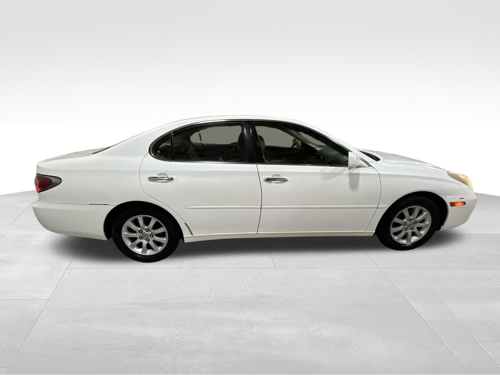 Used 2002 Lexus ES 330 w/ Premium Pkg FWD image 4