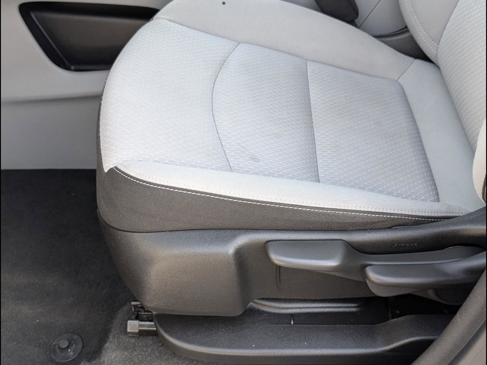 Used 2024 GMC Terrain SLE AWD/4WD image 10