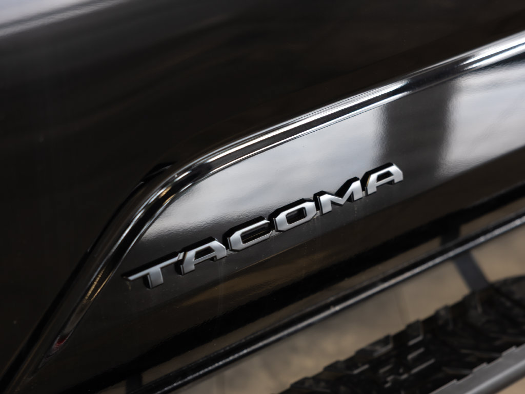 Used 2024 Toyota Tacoma TRD Off-Road AWD/4WD image 7