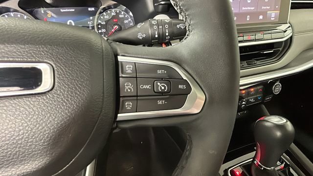 Used 2023 Jeep Compass Limited w/ Sun and Sound Group AWD/4WD image 17