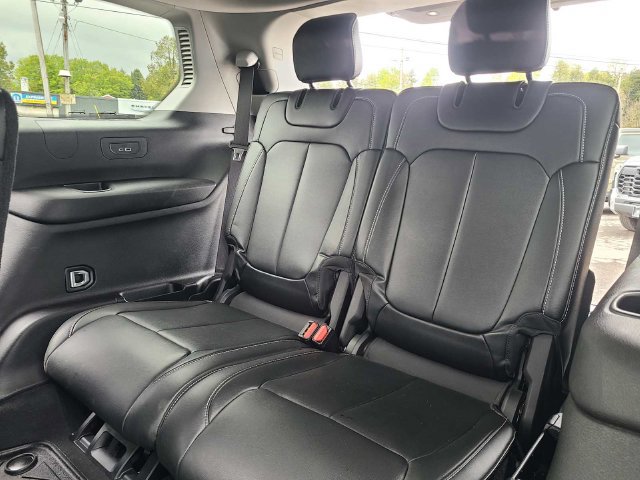 Used 2023 Jeep Grand Cherokee L Limited AWD/4WD image 22