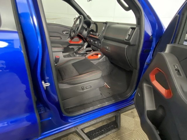 Used 2025 Nissan Frontier PRO-4X w/ Pro Convenience Package image 12
