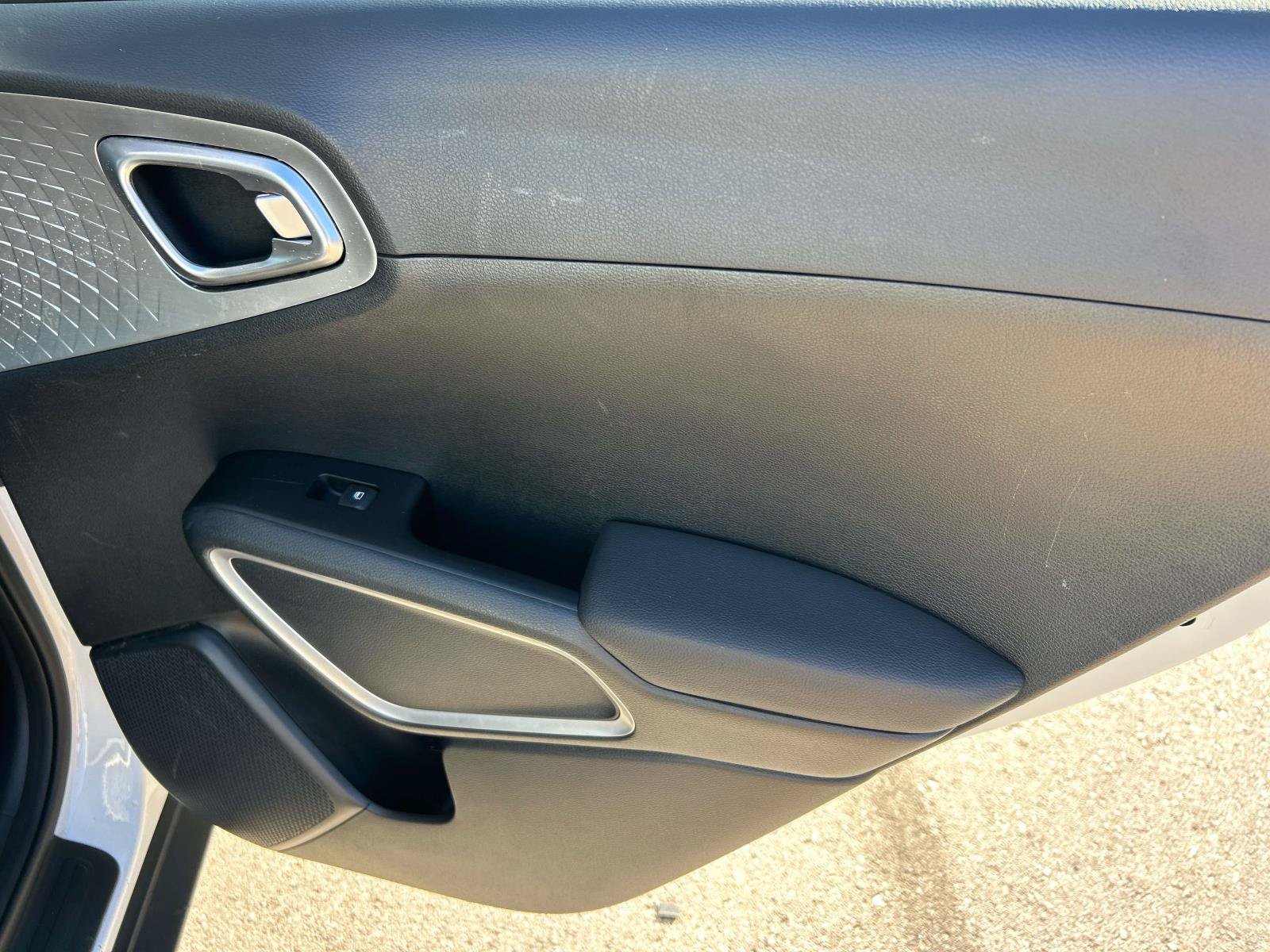 Used 2023 Kia Soul S FWD image 19
