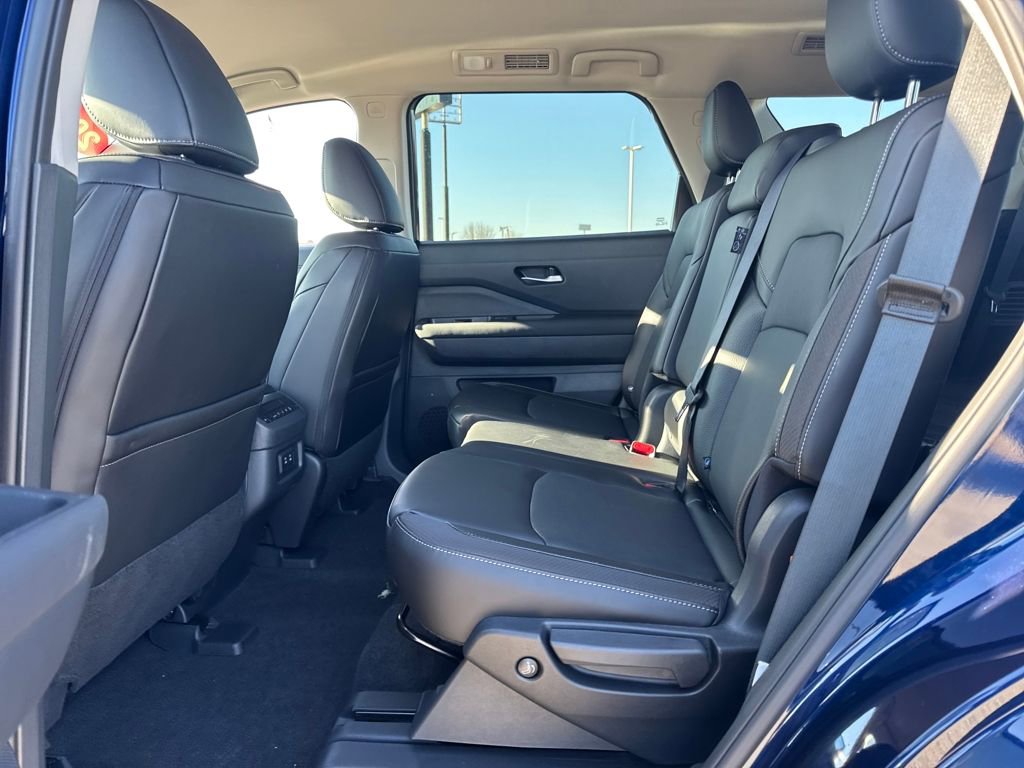 New 2026 Nissan Pathfinder SL FWD image 12