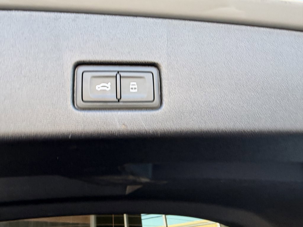 Used 2024 Audi Q4 e-tron Premium w/ Convenience Package image 39