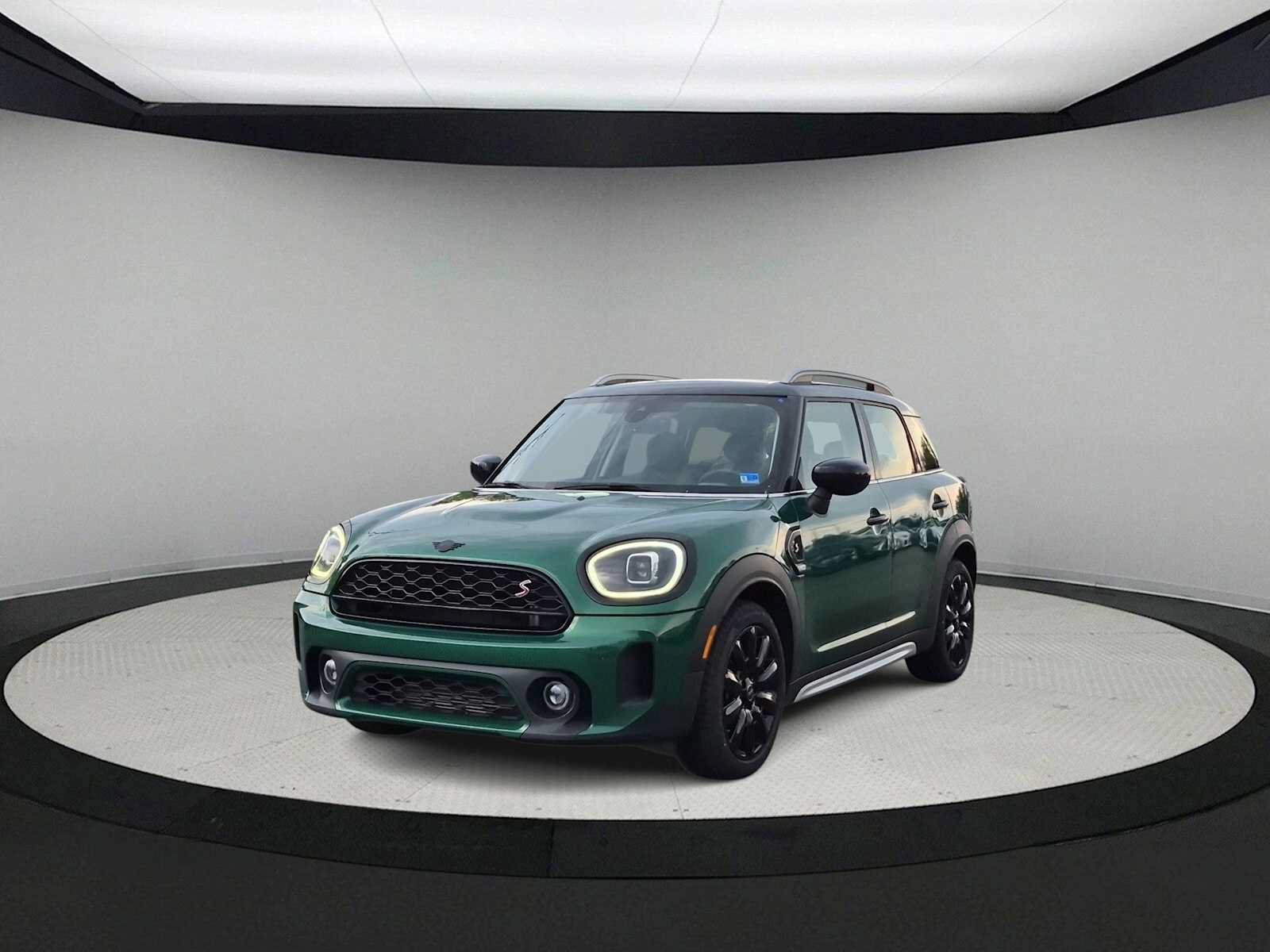 Used 2024 MINI Cooper Countryman S w/ Premium Package FWD image 4