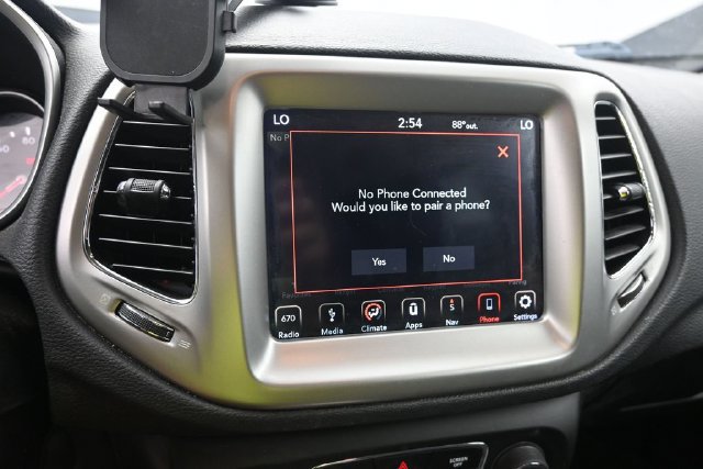 Used 2018 Jeep Compass Latitude w/ Popular Equipment Group AWD/4WD image 14