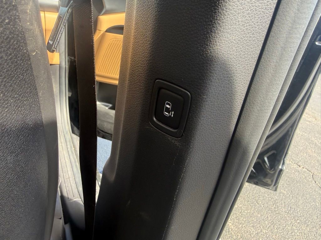 Used 2024 Kia Carnival LX FWD image 48