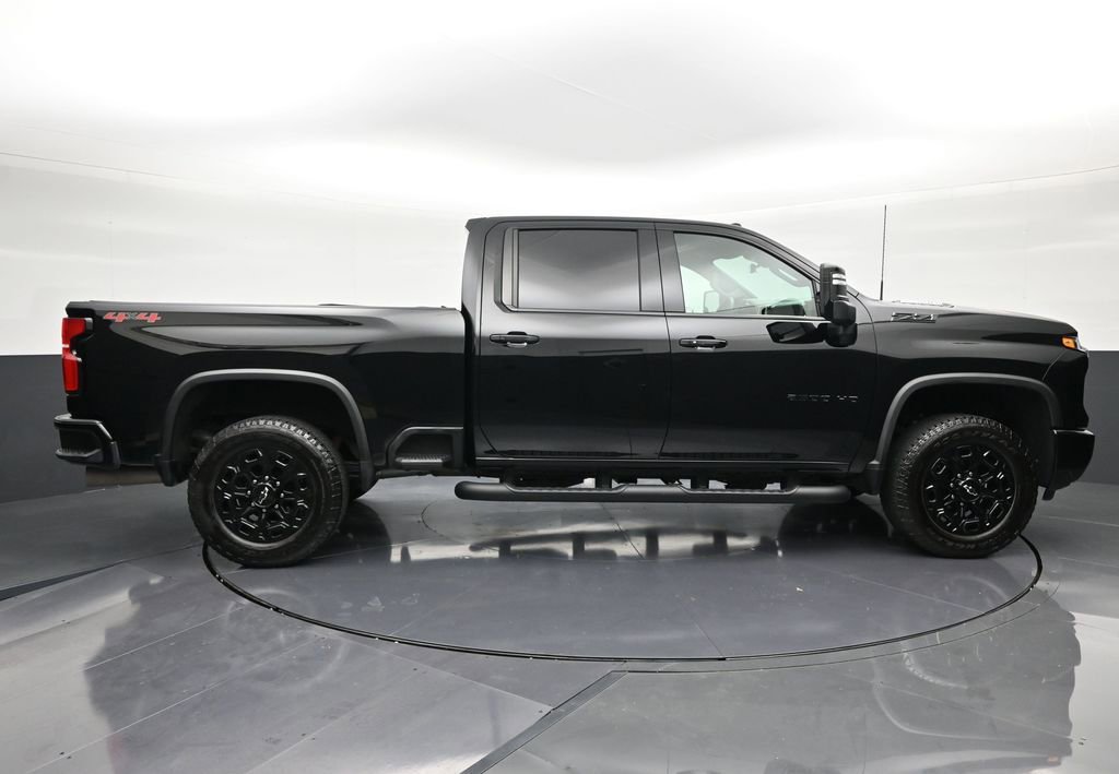 Used 2024 Chevrolet Silverado 2500 LTZ w/ LTZ Plus Package AWD/4WD image 6