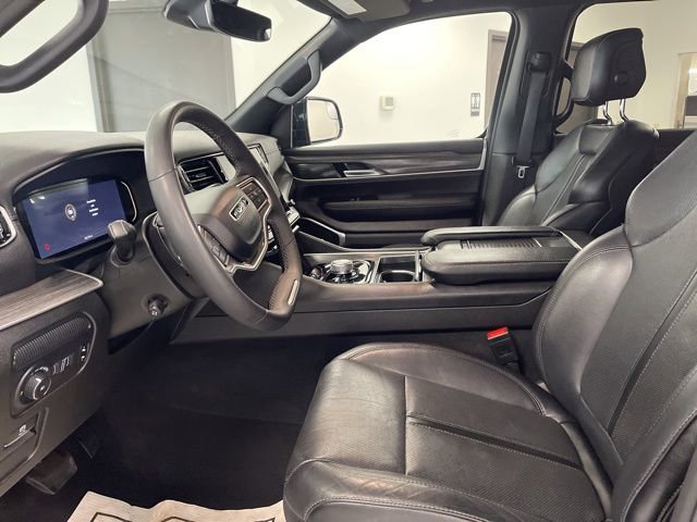 Used 2024 Jeep Wagoneer L Series II w/ Flexible Seating Group image 18