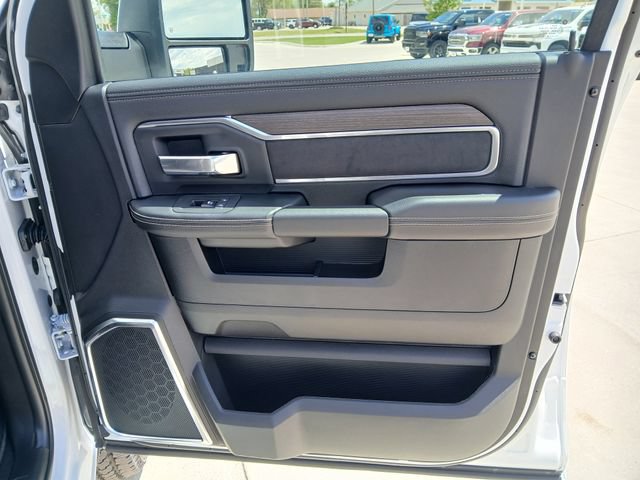 New 2026 RAM 2500 Laramie w/ Towing Technology Group AWD/4WD image 17