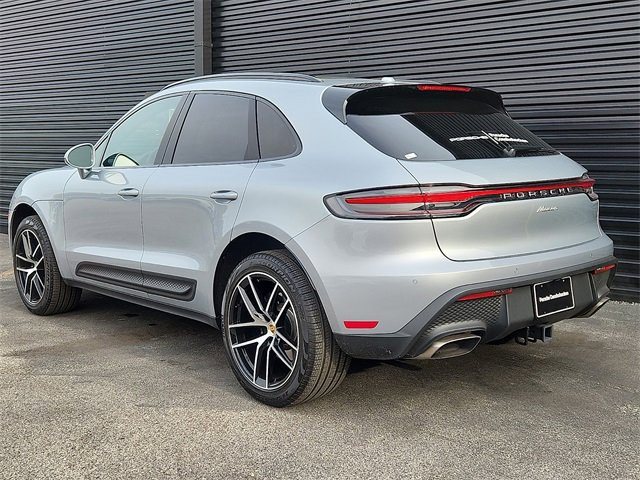 Used 2025 Porsche Macan image 3