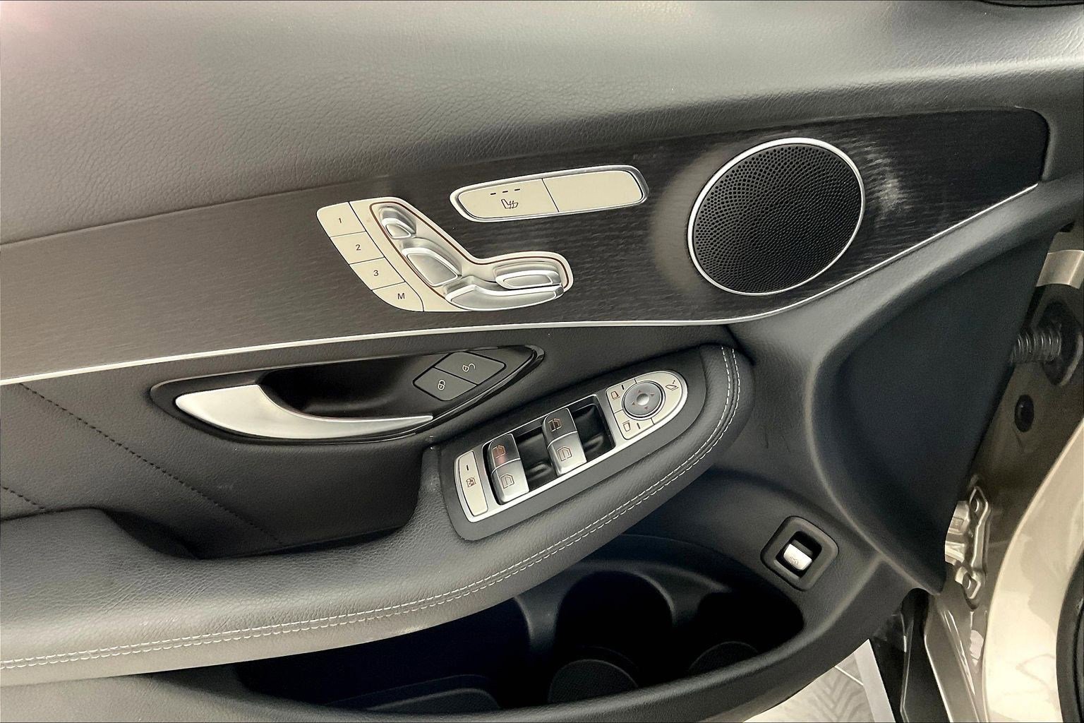 Used 2021 Mercedes-Benz GLC 300 4MATIC image 37