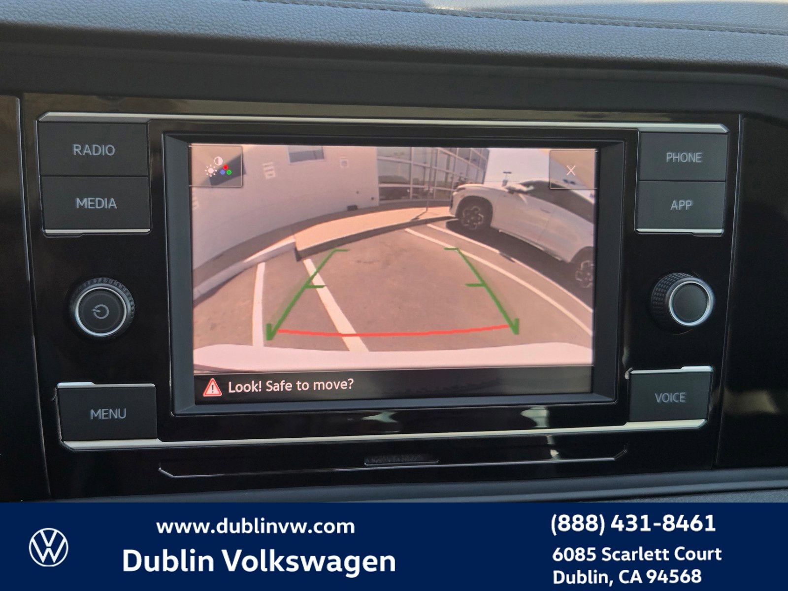 Certified 2024 Volkswagen Jetta SE w/ Panoramic Sunroof Package FWD image 14