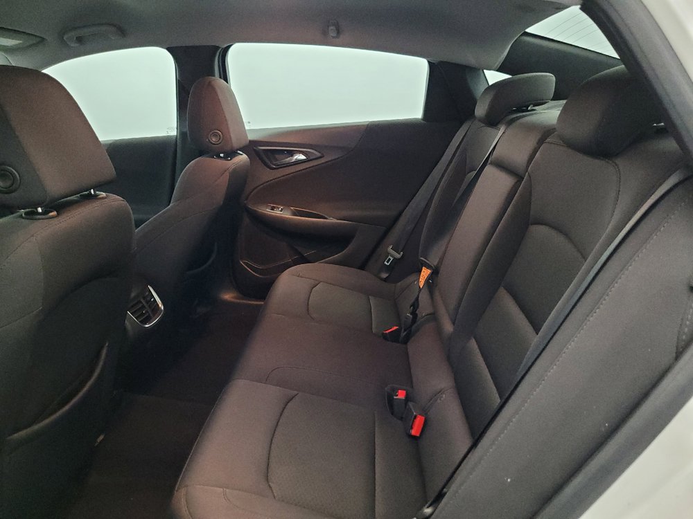 Used 2017 Chevrolet Malibu LT FWD image 18