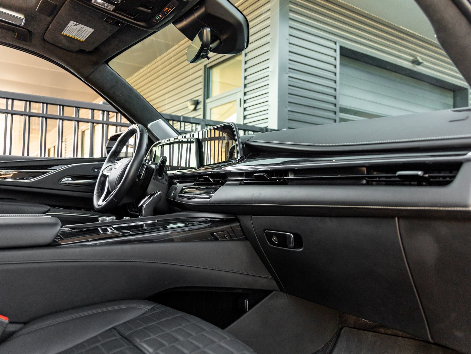 Used 2024 Cadillac Escalade ESV V AWD/4WD image 46