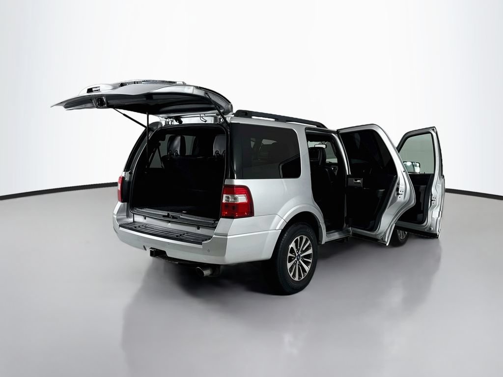 Used 2016 Ford Expedition XLT w/ Equipment Group 202A AWD/4WD image 25