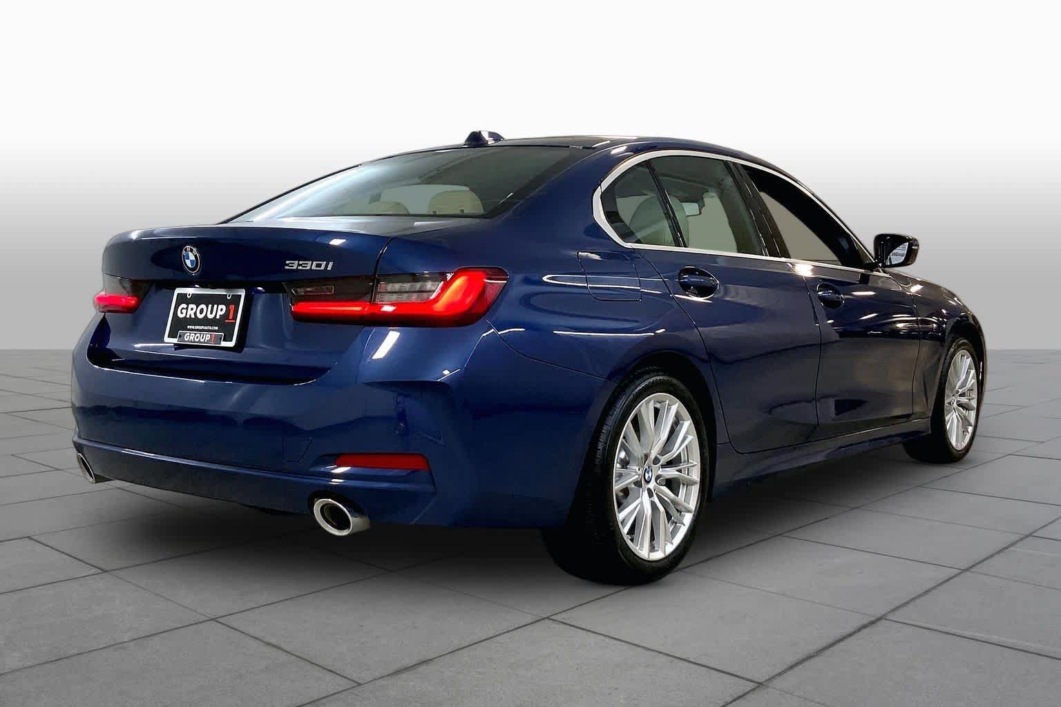 Used 2024 BMW 330i Sedan w/ Convenience Package RWD image 12