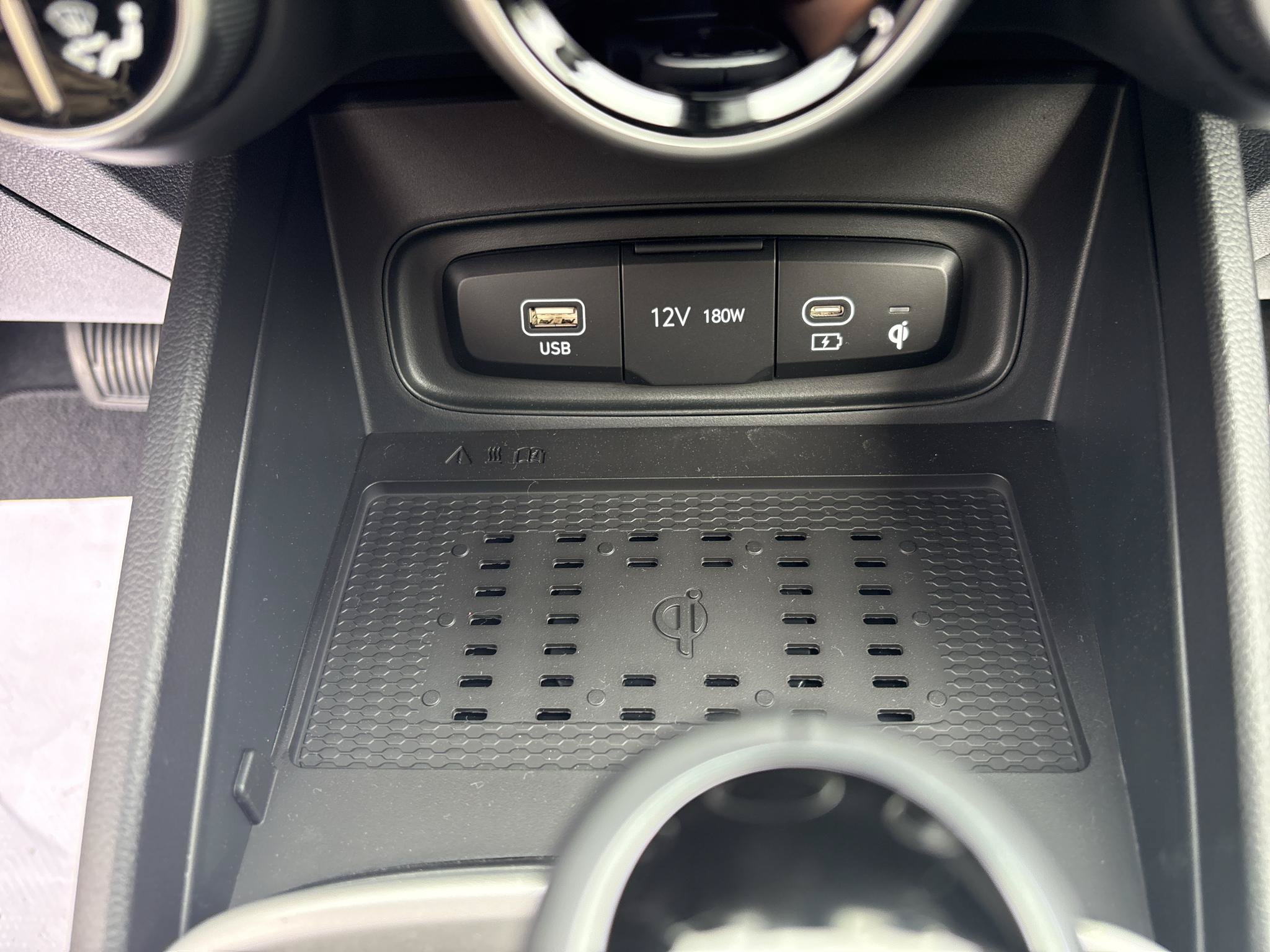 New 2026 Hyundai Venue SEL FWD image 13