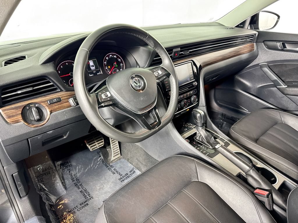 Used 2022 Volkswagen Passat 2.0T FWD image 9